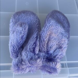 NWOT Fuzzy purple sparkly mittens